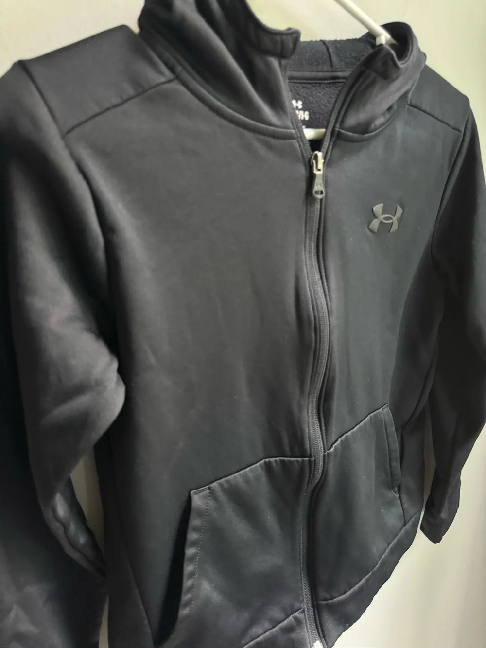 Under Armour Kids Black Hooded Full Zip Sweatshirt EUC